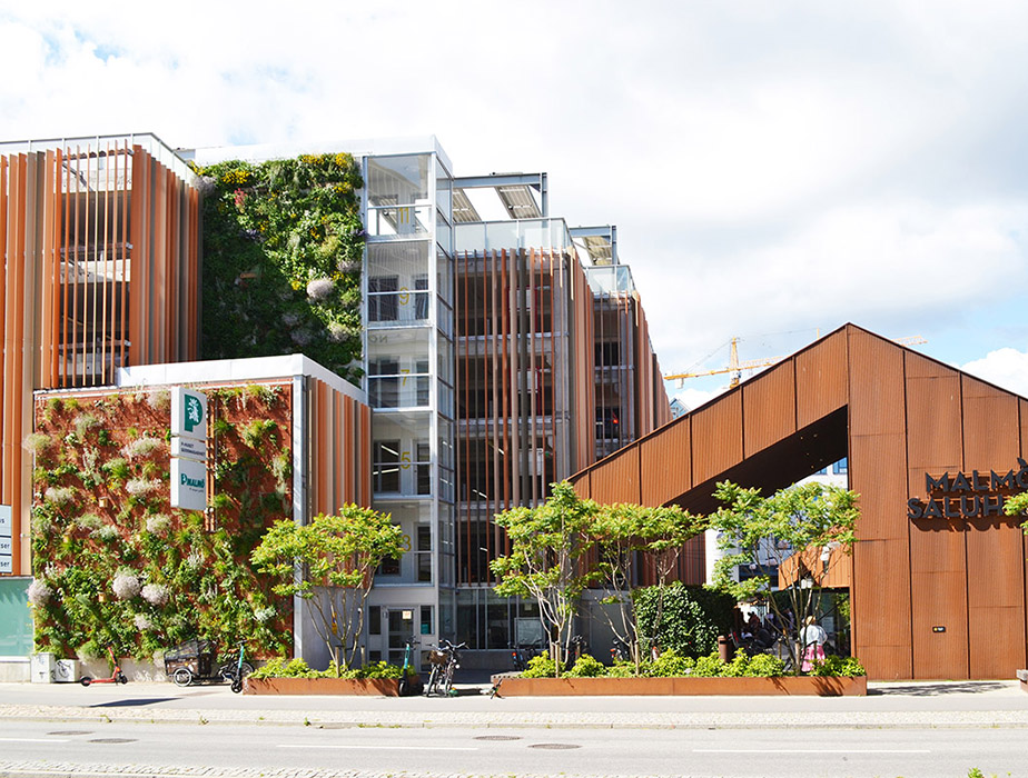 Green facades made from Butong panels in sustainable concrete - for green walls that is durable and sustainable. Delivered by Butong AB Stockholm and Paris to the world